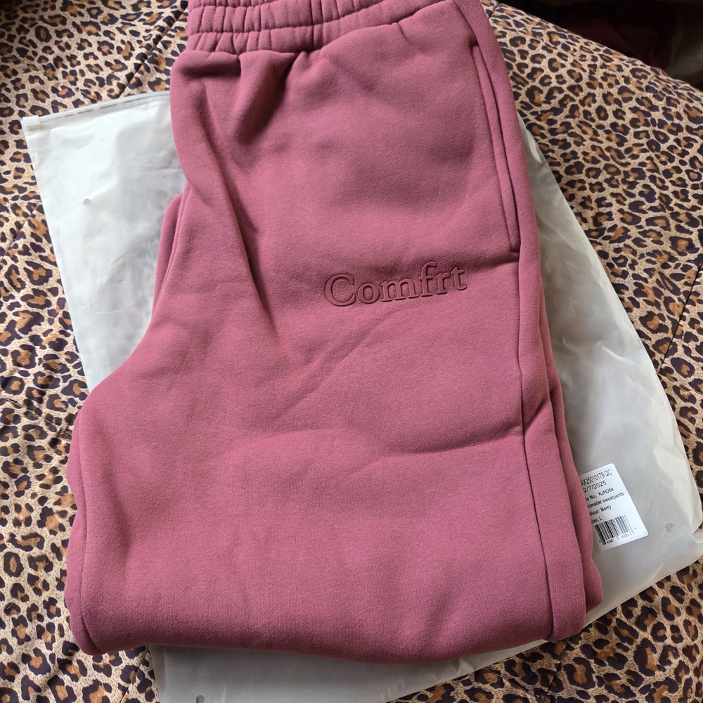 Comfrt Women's Pink Joggers